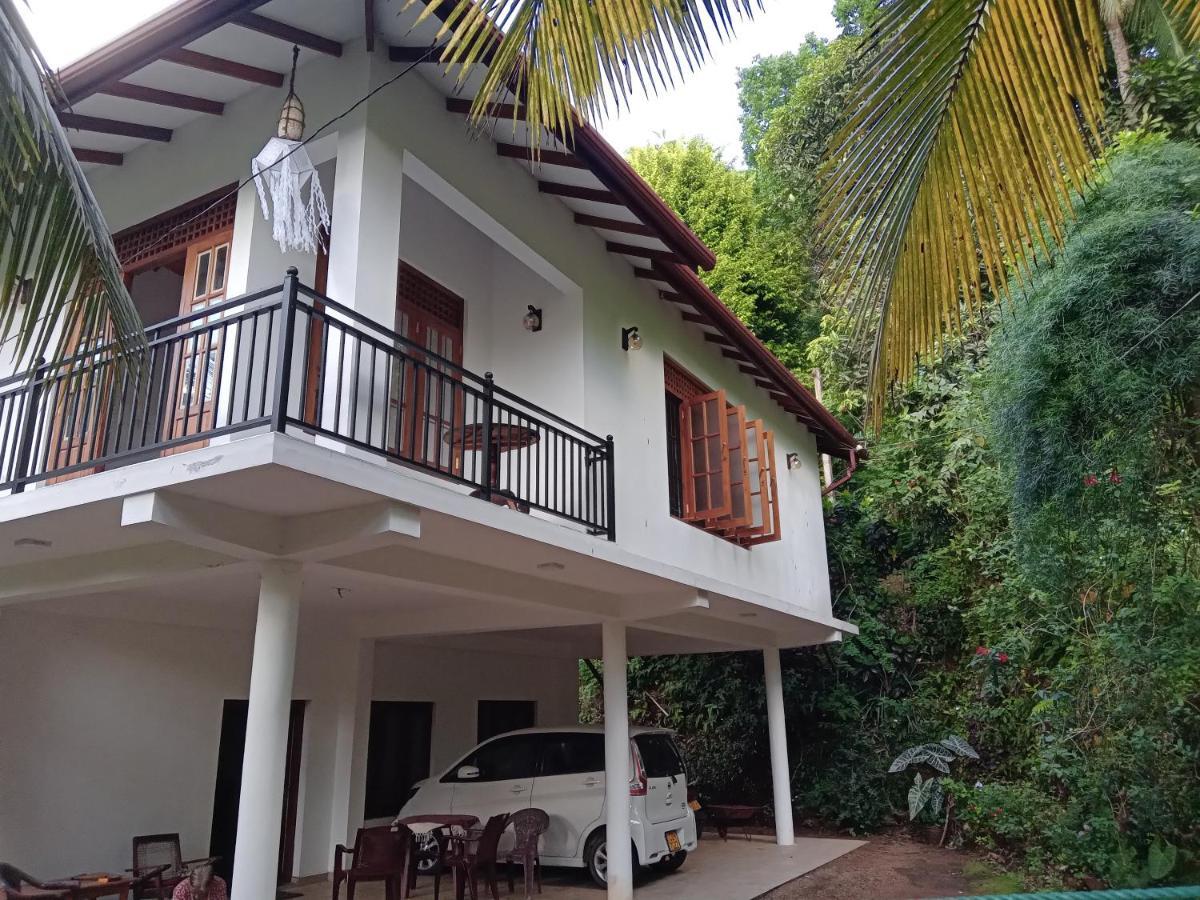 Jungle Village Homestay Pinnawala  Esterno foto