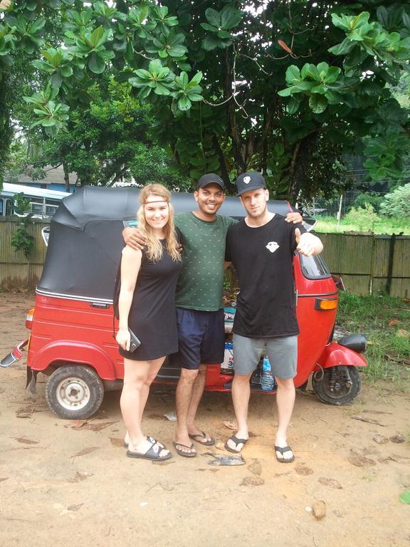 Jungle Village Homestay Pinnawala  Esterno foto