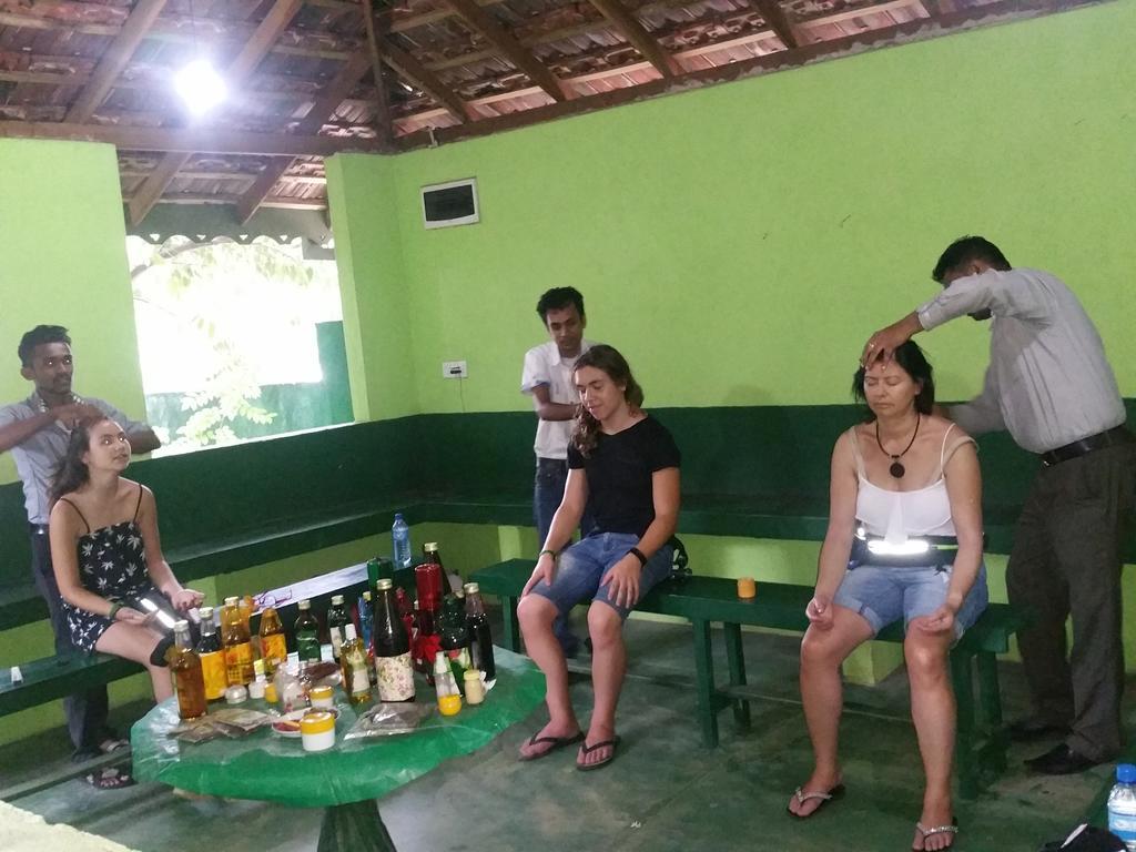 Jungle Village Homestay Pinnawala  Esterno foto